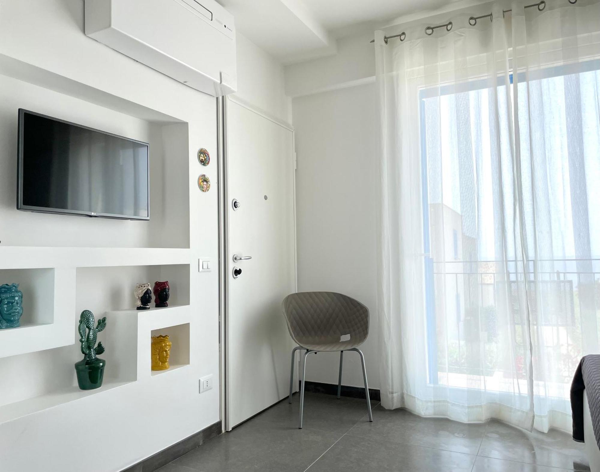 Cala Azzurra Macari Bed And Breakfast And Holidays House ภายนอก รูปภาพ