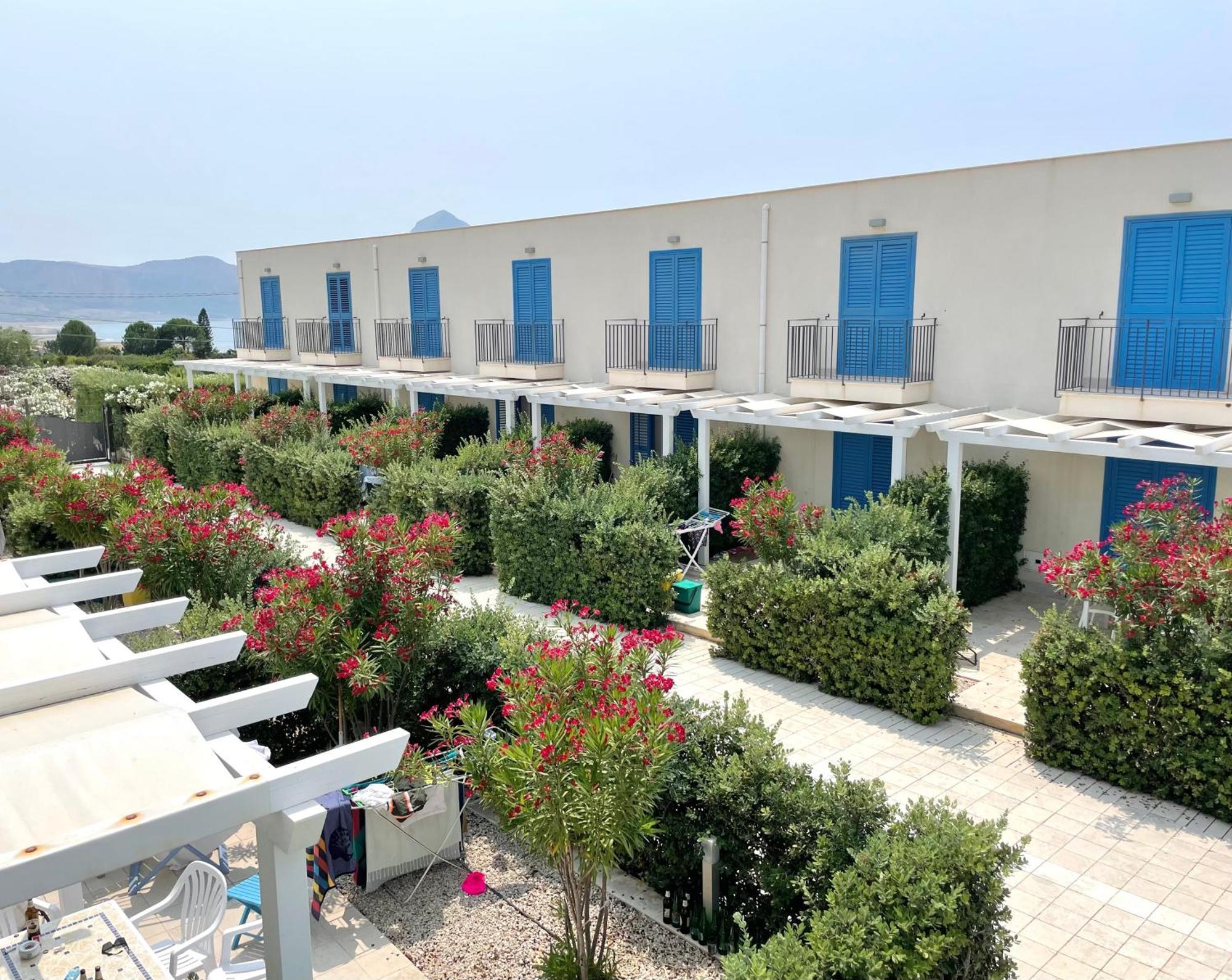 Cala Azzurra Macari Bed And Breakfast And Holidays House ภายนอก รูปภาพ